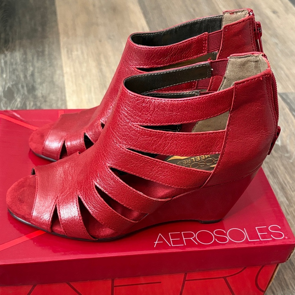 AEROSOLES Women's Bold Red Wedge Sandals